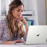 HP Laptop 15-FC0420AU / 15-FC0421AU (AMD Athlon / 8GB / 512GB / 15.6" FHD / Win11) – Gold - Image 4